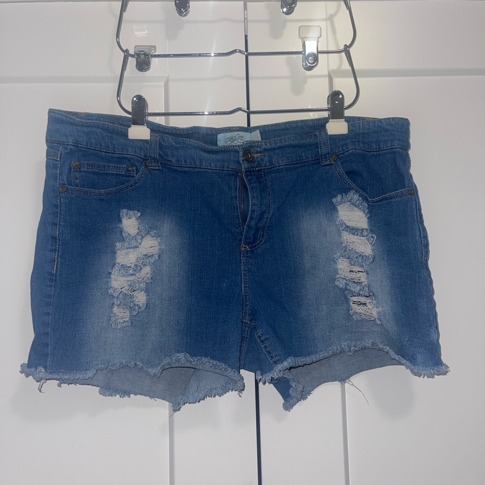 One 5 One Woman Distressed Denim Shorts 18W Raw Hem Stretch